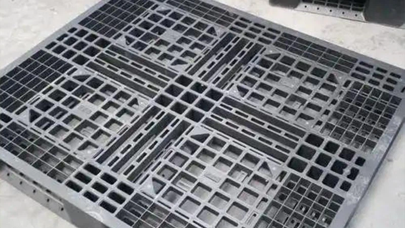 Pallets of different colors 16 Pallets of different colors 16